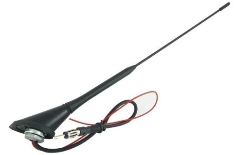 Car radio antenna with amplifier