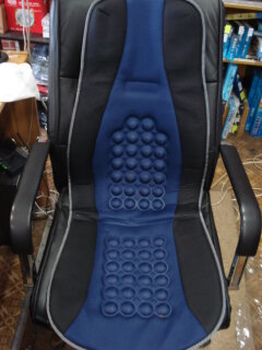 Car seat cushion with massage inserts (color black/blue)