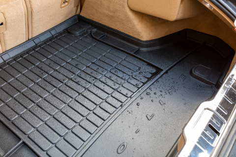 Rubber trunk mat for VW Tiguan (2016-2022)